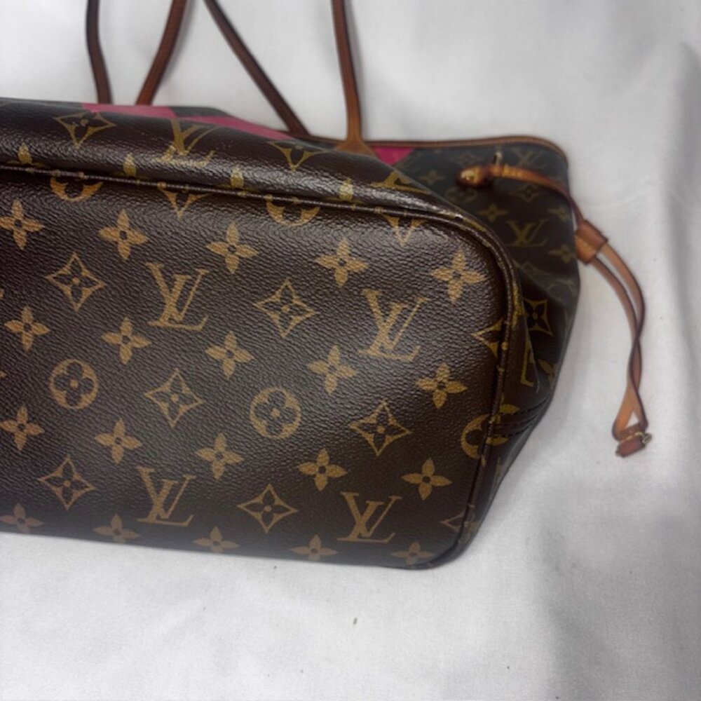 Louis Vuitton Neverfull MM Monogram V Grenade Tote - Picture 8 of 13